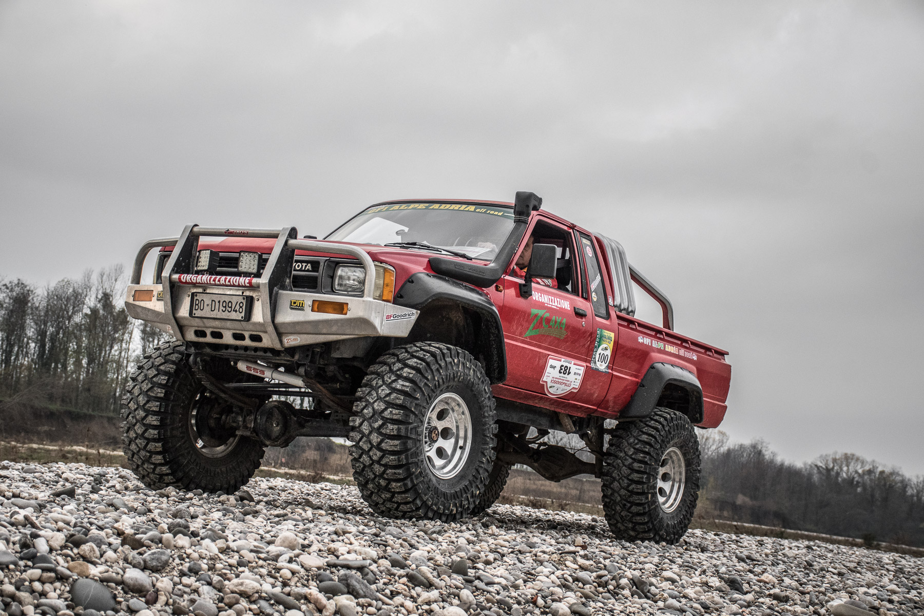 Toyota Hilux 2.4 D by ZC 4×4 – SUA ALTEZZA IL PICK UP