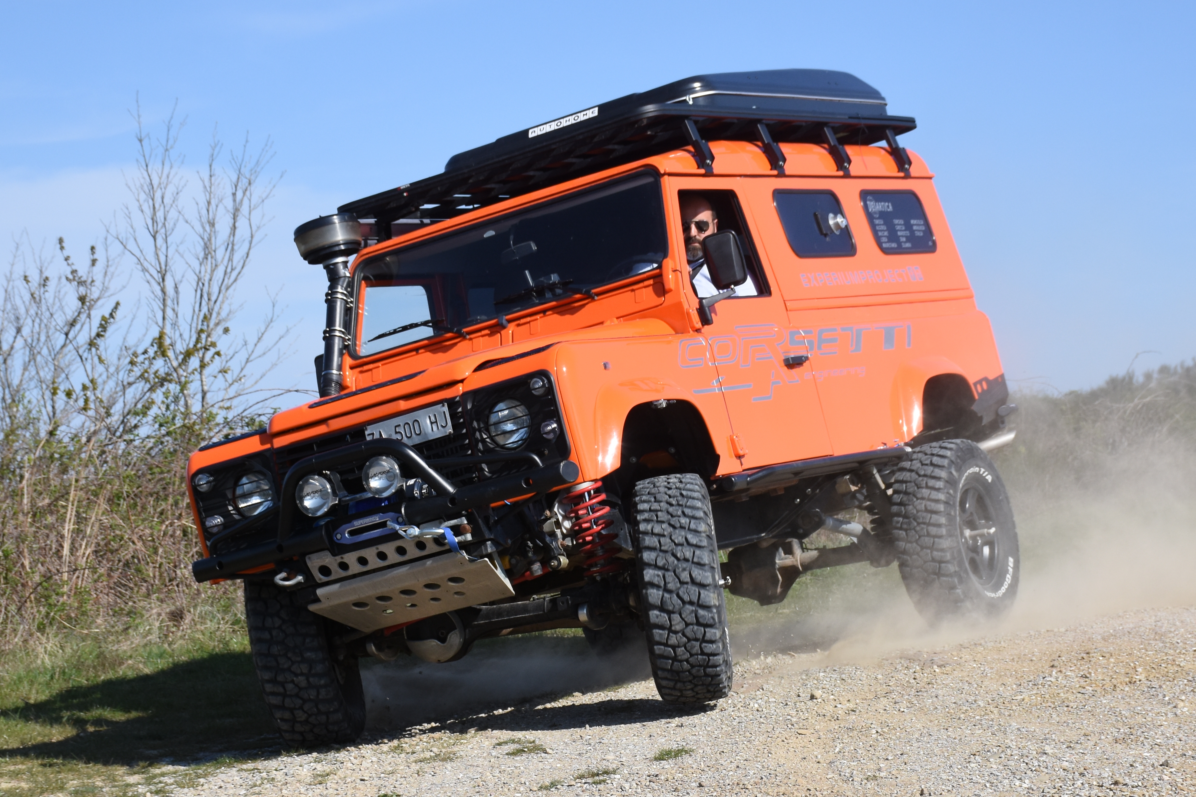 Land Rover Defender 110 HT 300 TDI by Santelli – ARANCIA MECCANICA