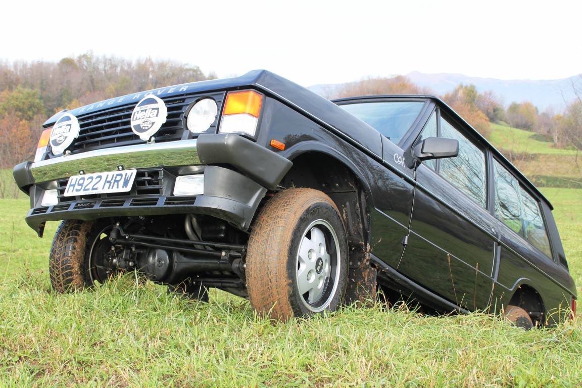 Restauro Range Rover CSK by Land Rover Team – BLACK QUEEN