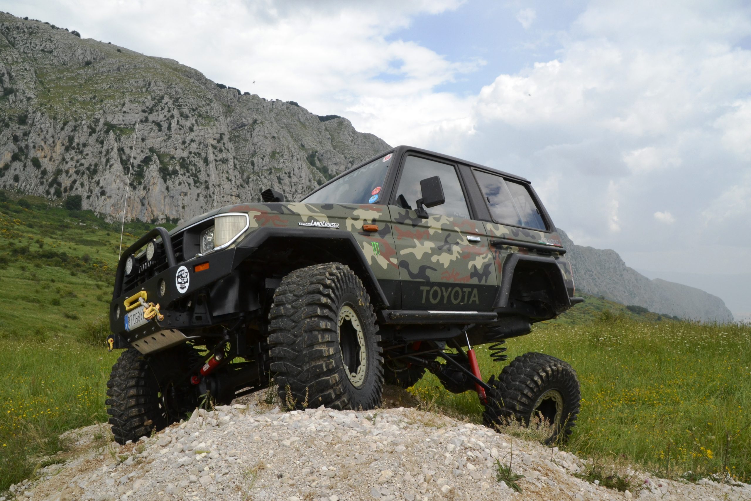 Toyota Land Cruiser LJ 70 – SOTTO IL VESTITO…TUTTO!