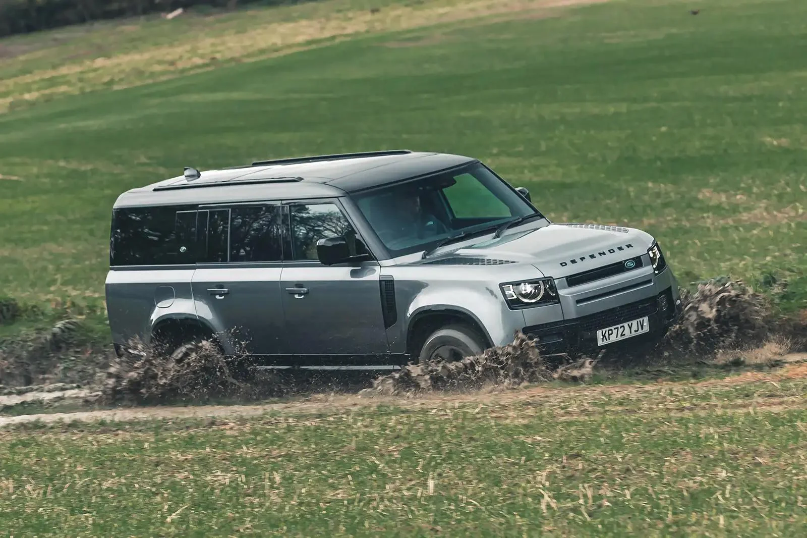 Land Rover Defender 130, il più lungo di sempre?